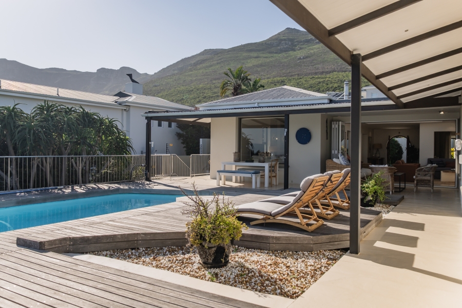 6 Bedroom Property for Sale in Belvedere Western Cape